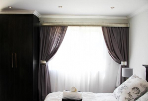 Отель La Coscello Guest House  Эденвейл